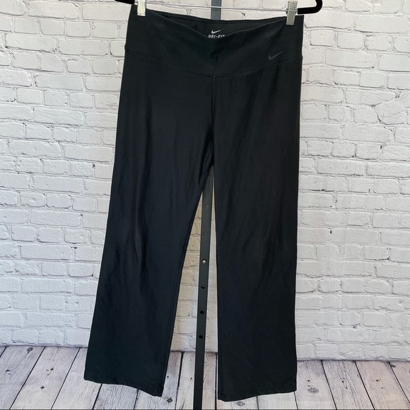 Black Nike Dri Fit Flared Wide Leg Leggings - Picture 1 of 4